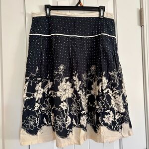 Chic Black and White Floral A-Line Skirt